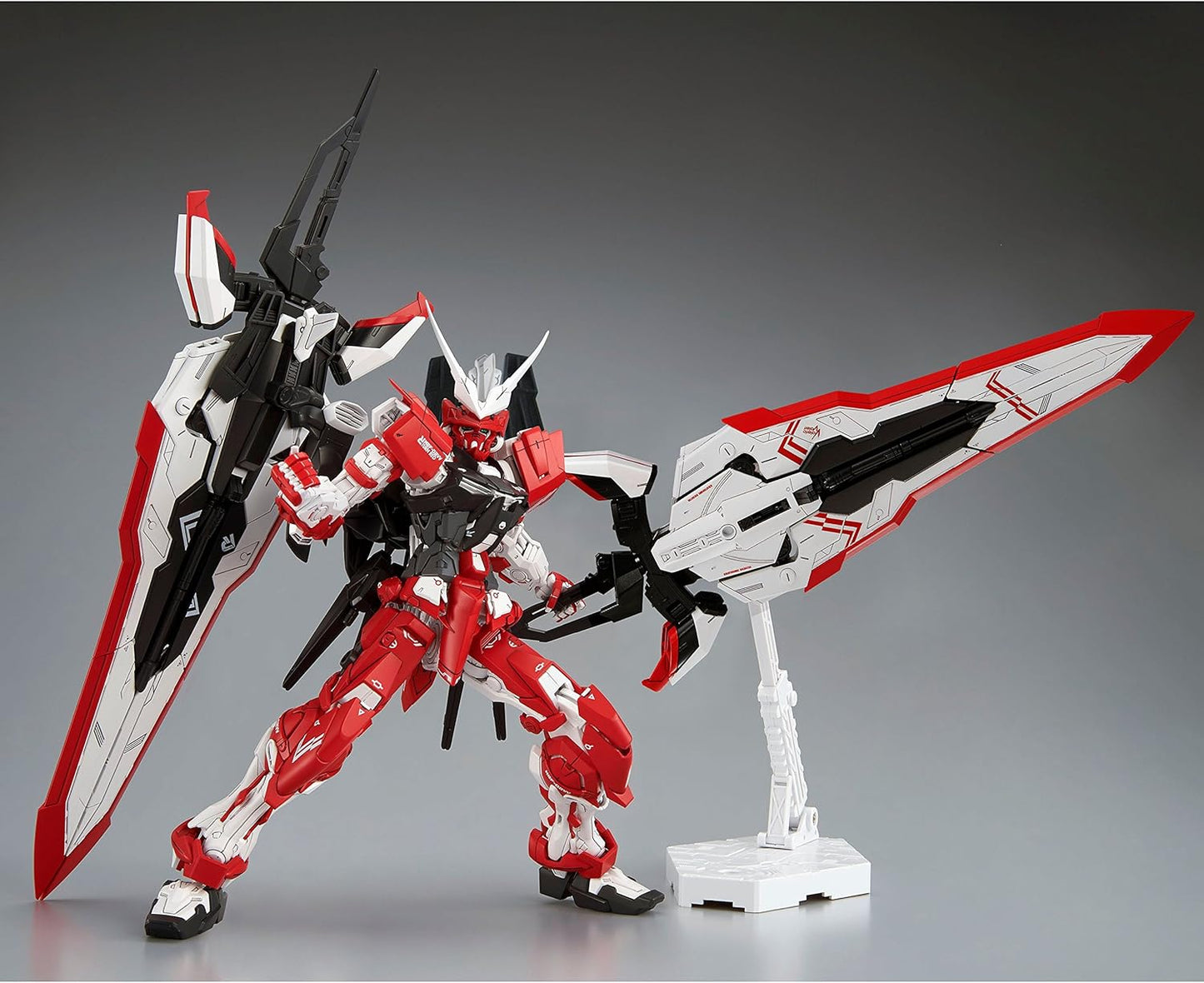 Bandai Gundam - MG 1/100 MBF-02VV Gundam Astray Turn Red Model Kit