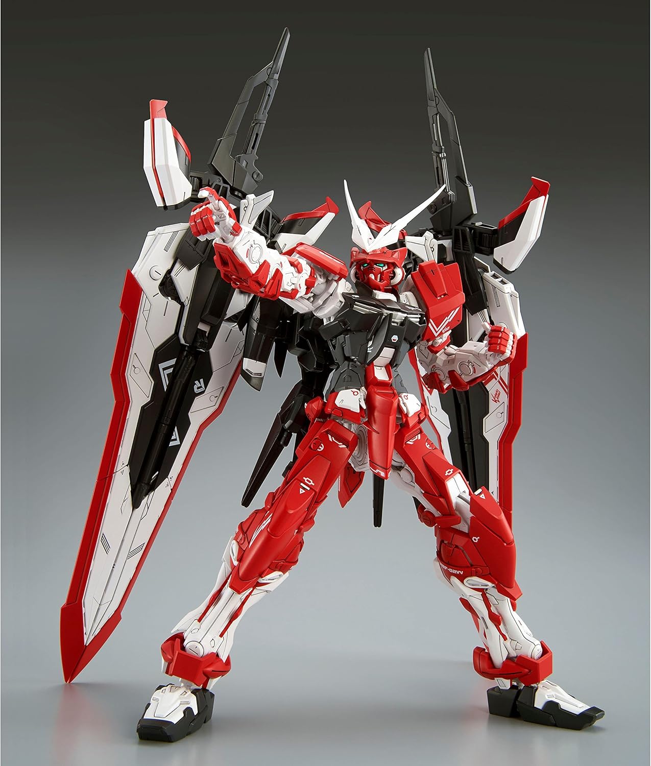 Bandai Gundam - MG 1/100 MBF-02VV Gundam Astray Turn Red Model Kit