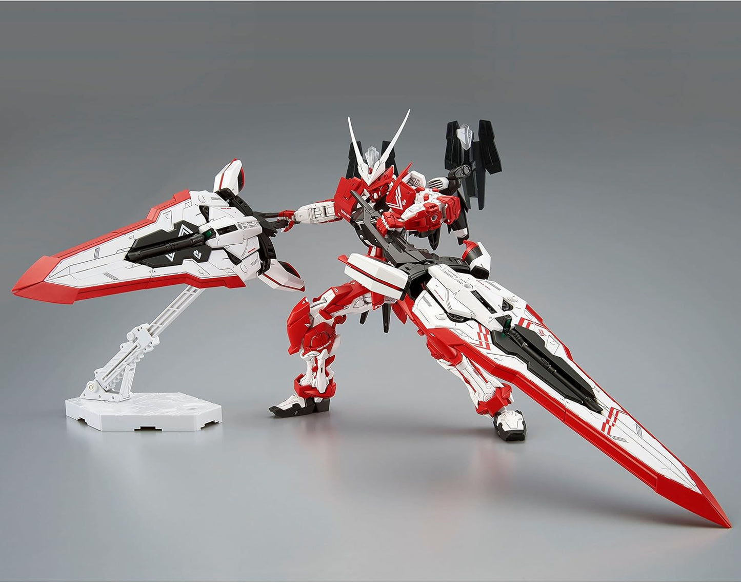 Bandai Gundam - MG 1/100 MBF-02VV Gundam Astray Turn Red Model Kit