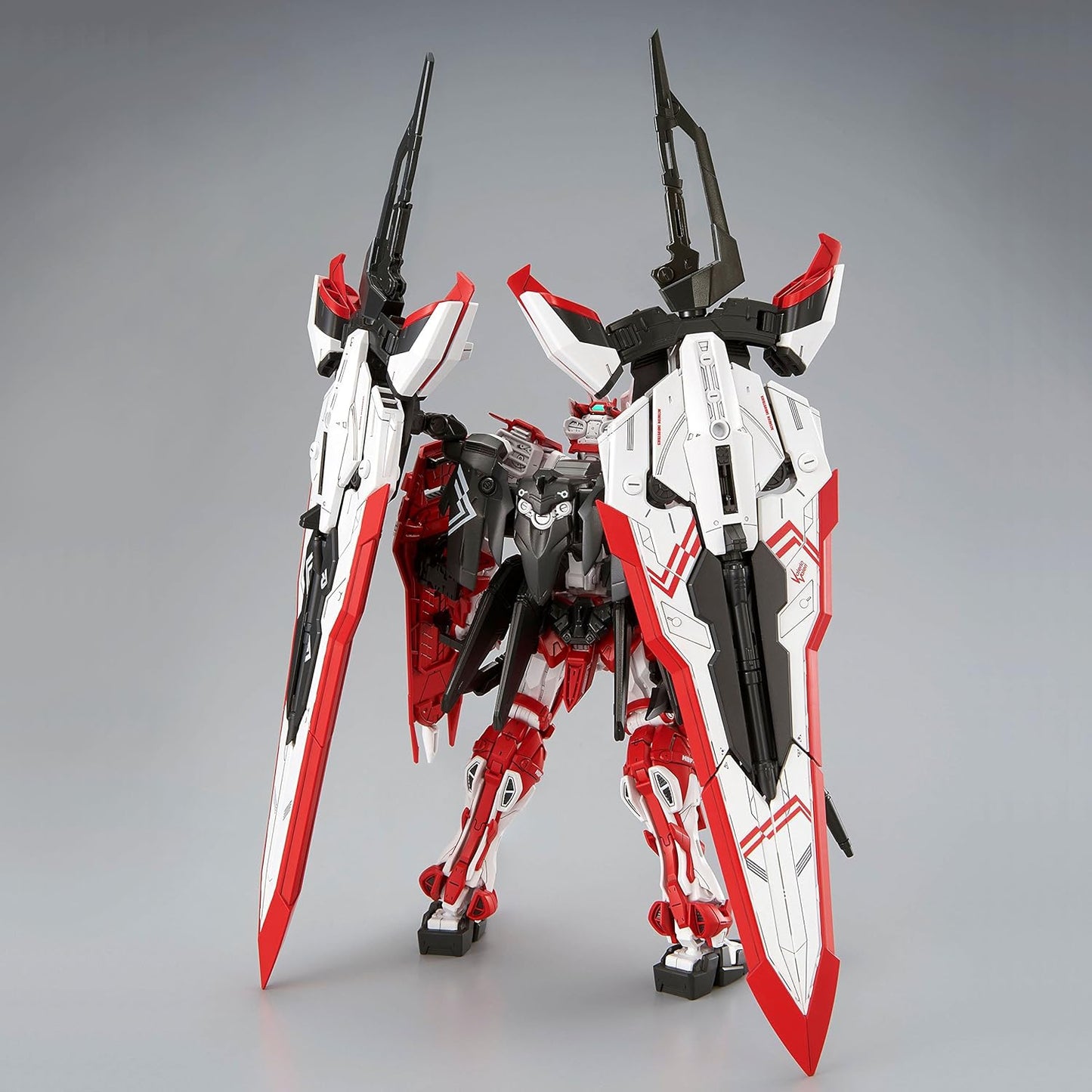 Bandai Gundam - MG 1/100 MBF-02VV Gundam Astray Turn Red Model Kit