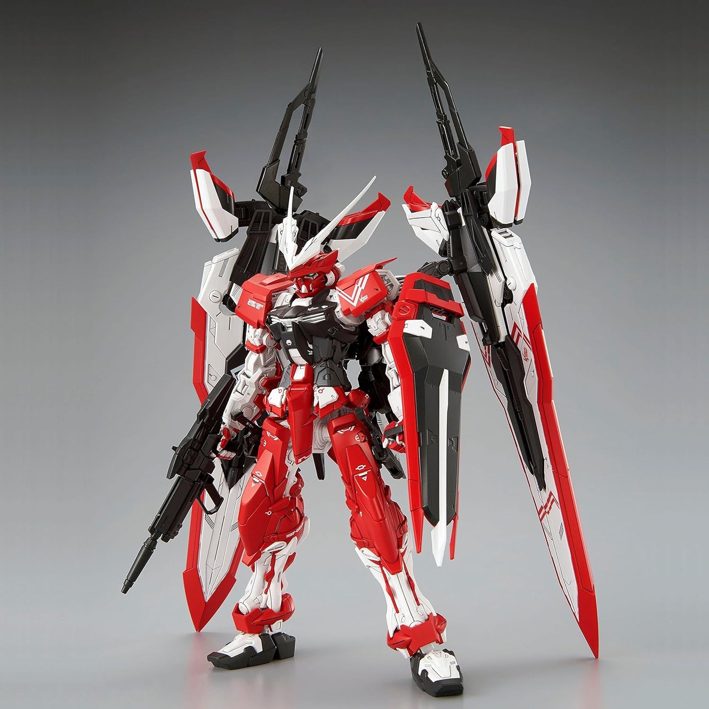 Bandai Gundam - MG 1/100 MBF-02VV Gundam Astray Turn Red Model Kit